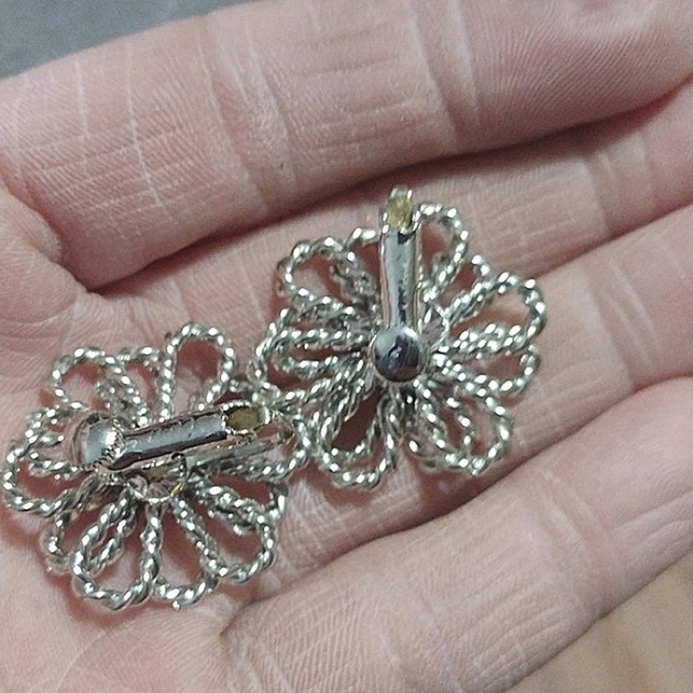 CORO VINTAGE DOUBLE LAYERED FLORAL SILVER-TONE DROP CLIP-ON 1" EARRINGS - Picture 6 of 10